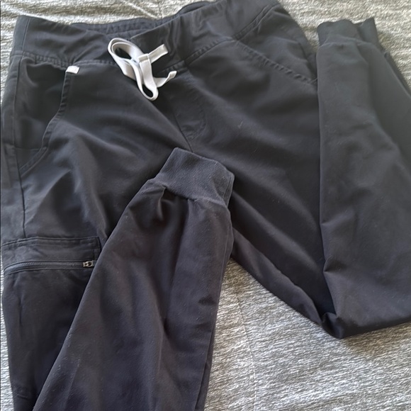 Figs - Picture 1 of 3